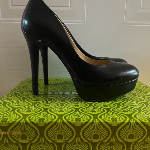Gianni Bini Black Leather Platform Heels - Picture 5 of 5
